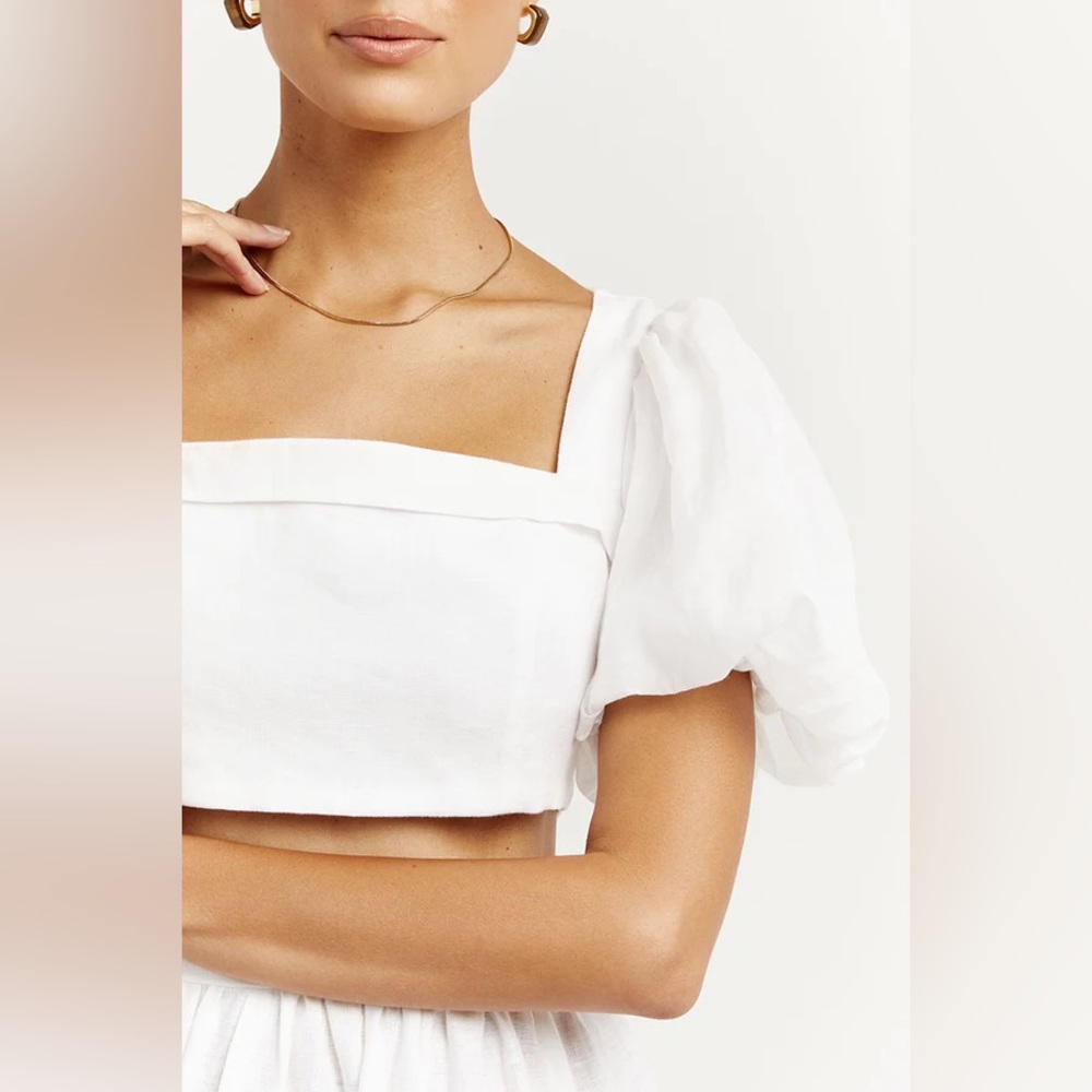 DISSH AISLE WHITE LINEN SLEEVED TOP